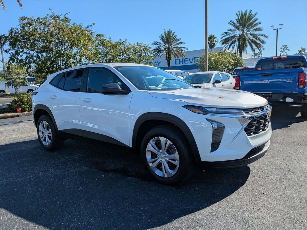 New 2026 Chevrolet Trax LS w/ Driver Confidence Package image 2