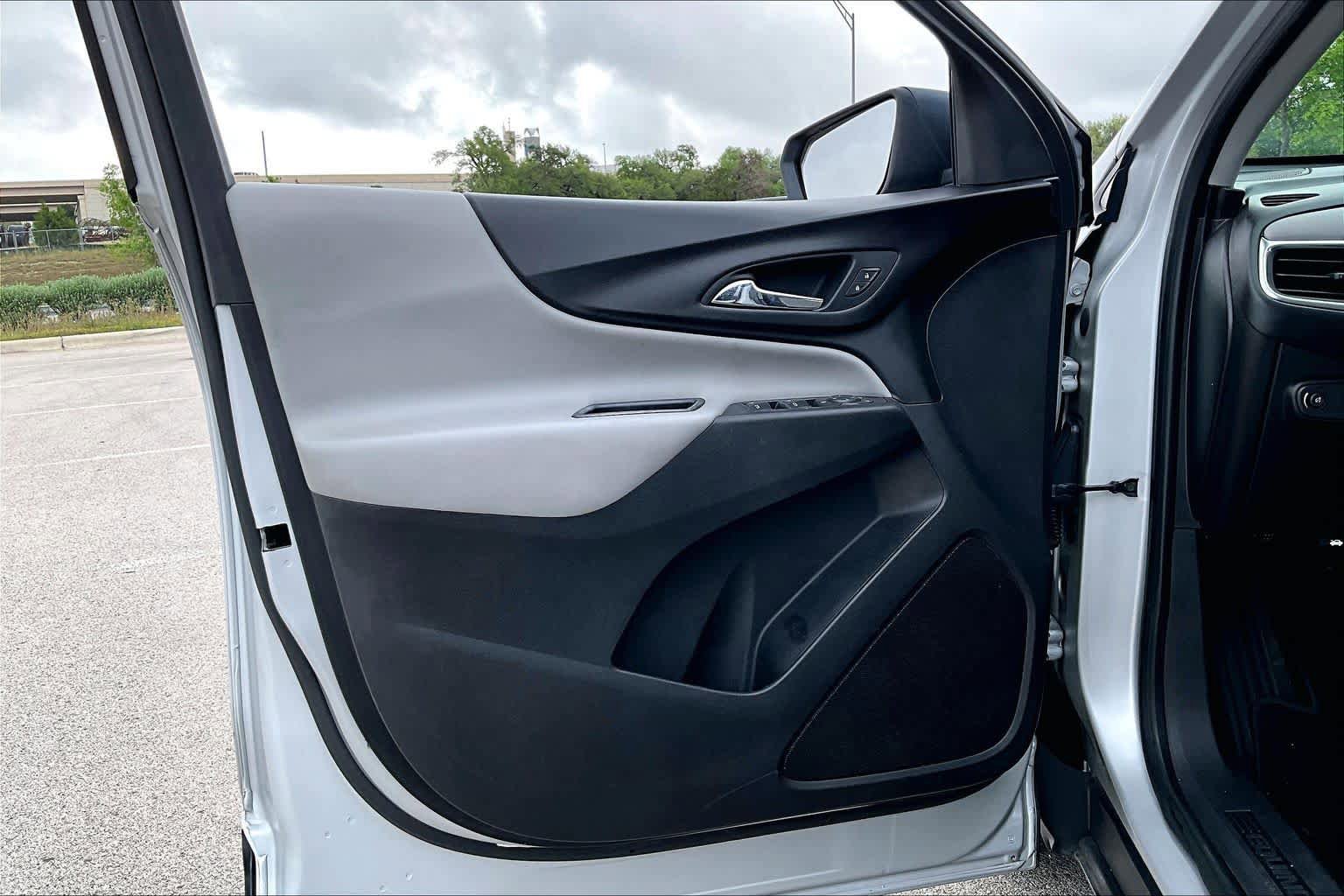 Used 2018 Chevrolet Equinox LS FWD image 22