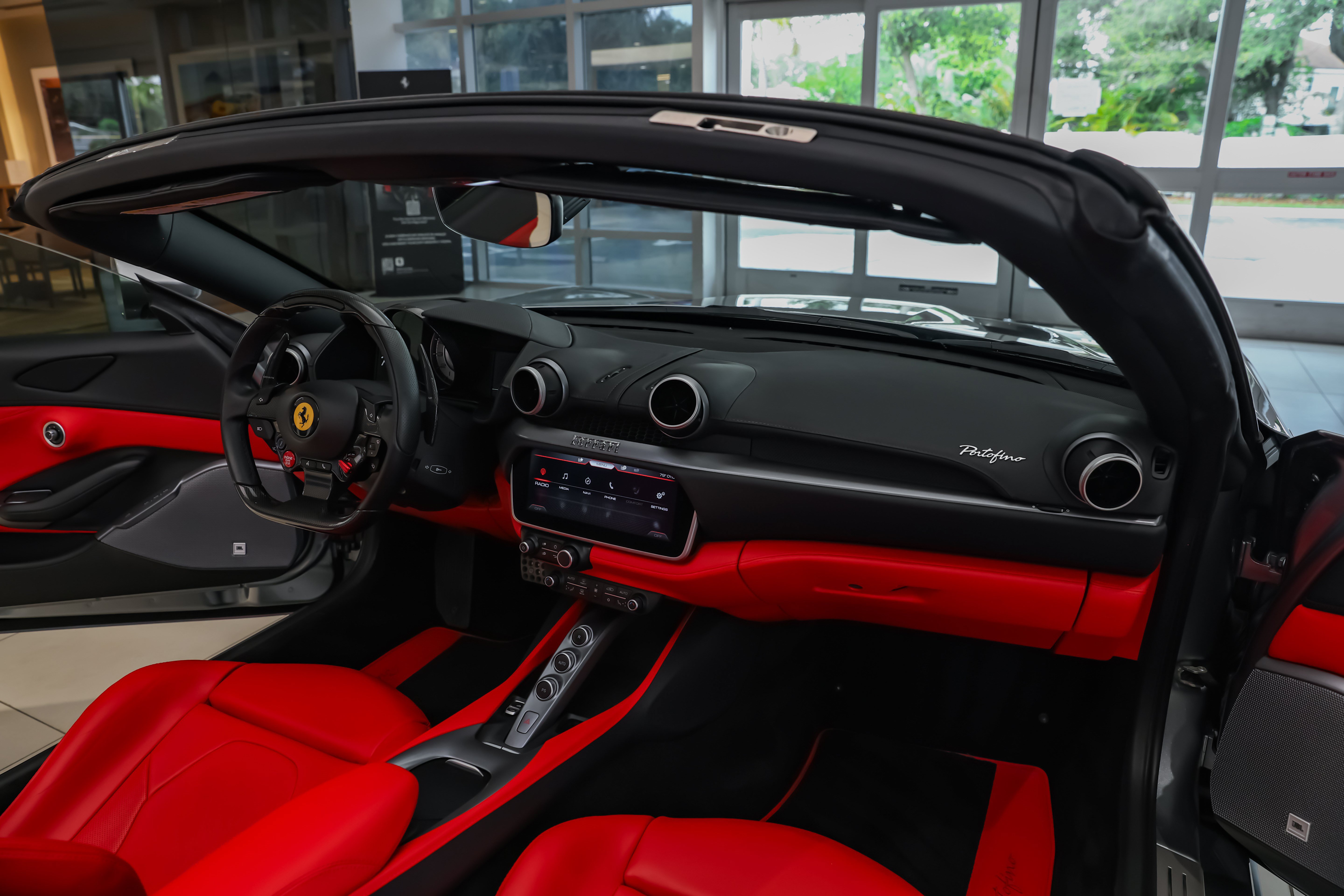 Used 2019 Ferrari Portofino RWD image 36