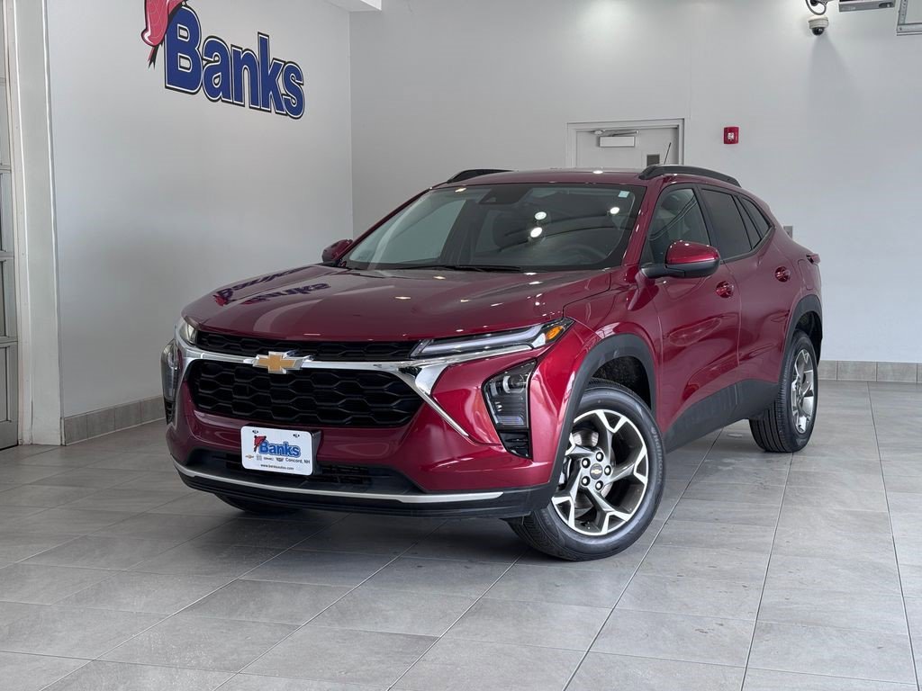 Certified 2025 Chevrolet Trax LT w/ LT Convenience Package image 2