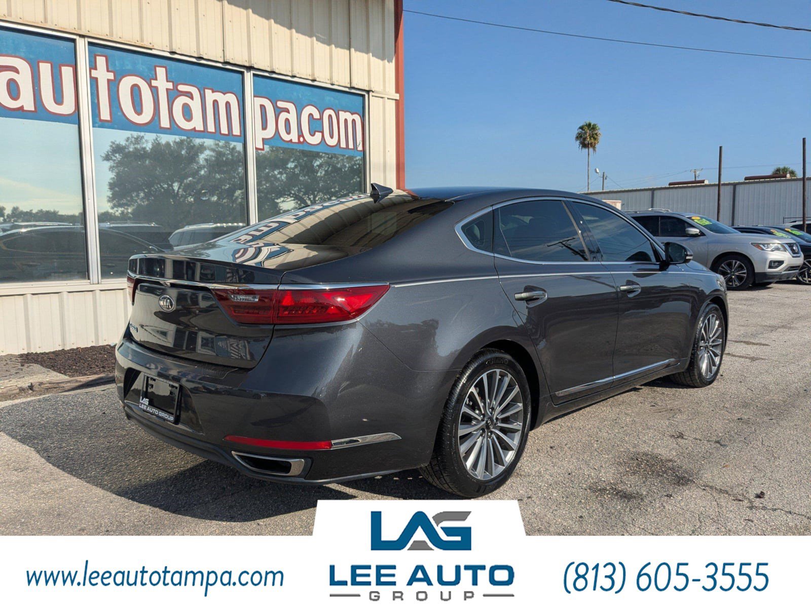 Used 2017 Kia Cadenza Premium image 4