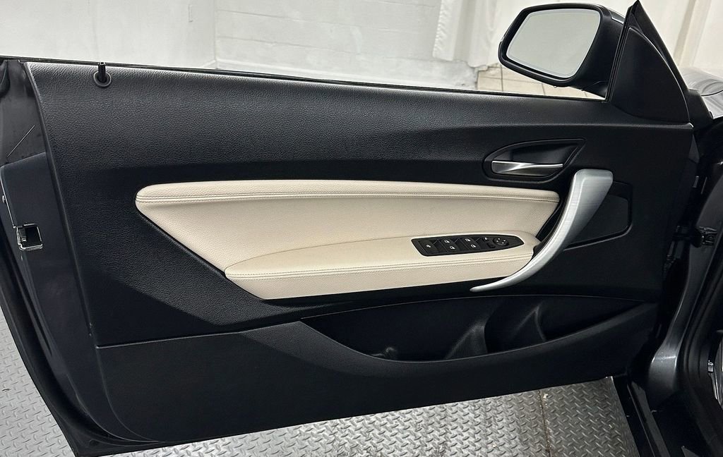 Used 2017 BMW 230i xDrive Convertible image 9