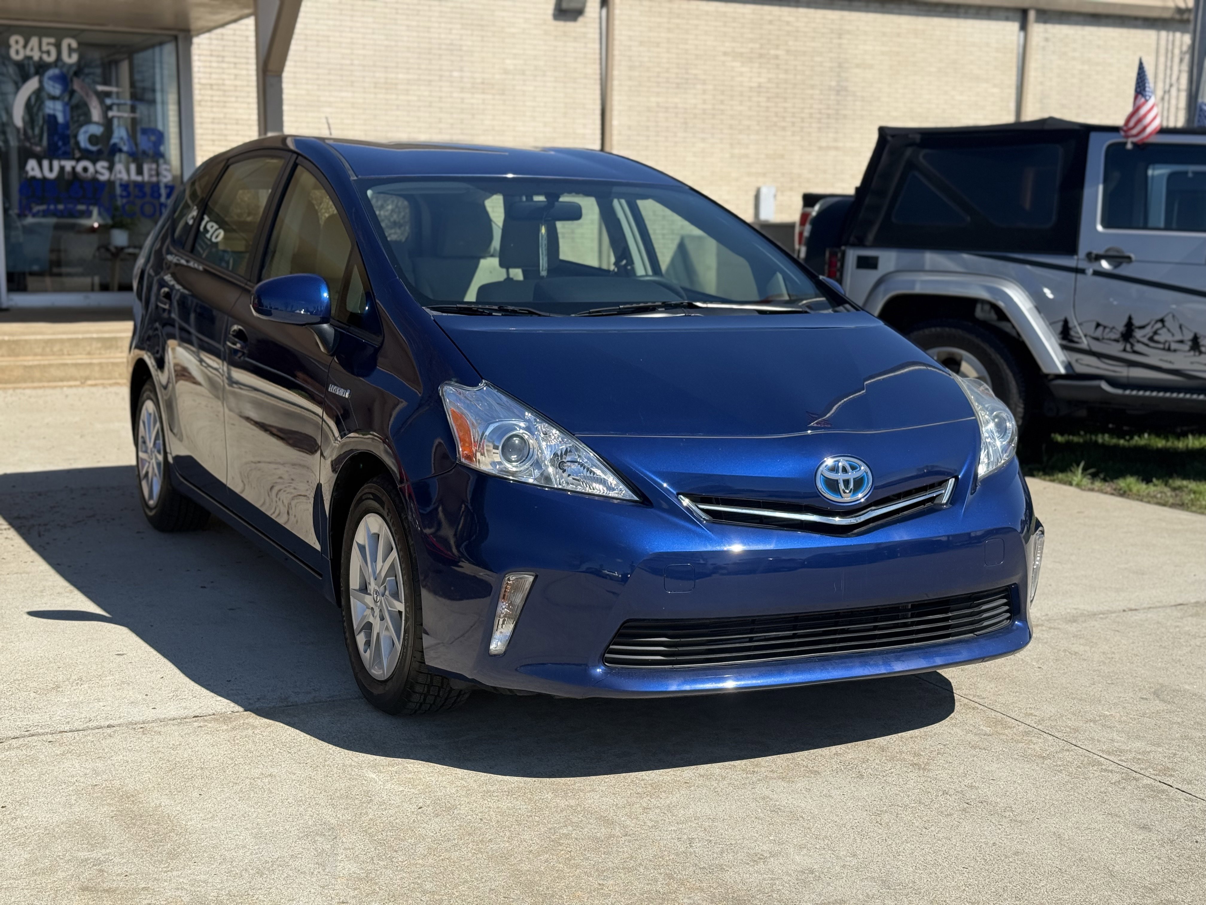 Used 2012 Toyota Prius V Two image 3
