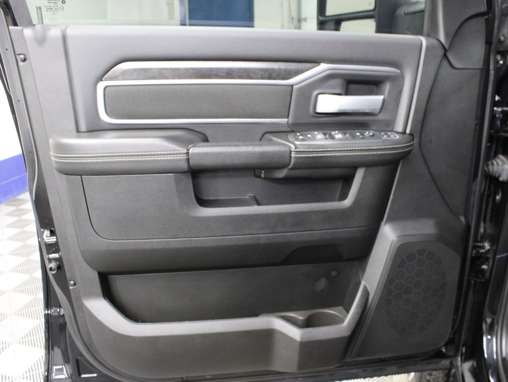 Used 2024 RAM 2500 Big Horn w/ Night Edition AWD/4WD image 64