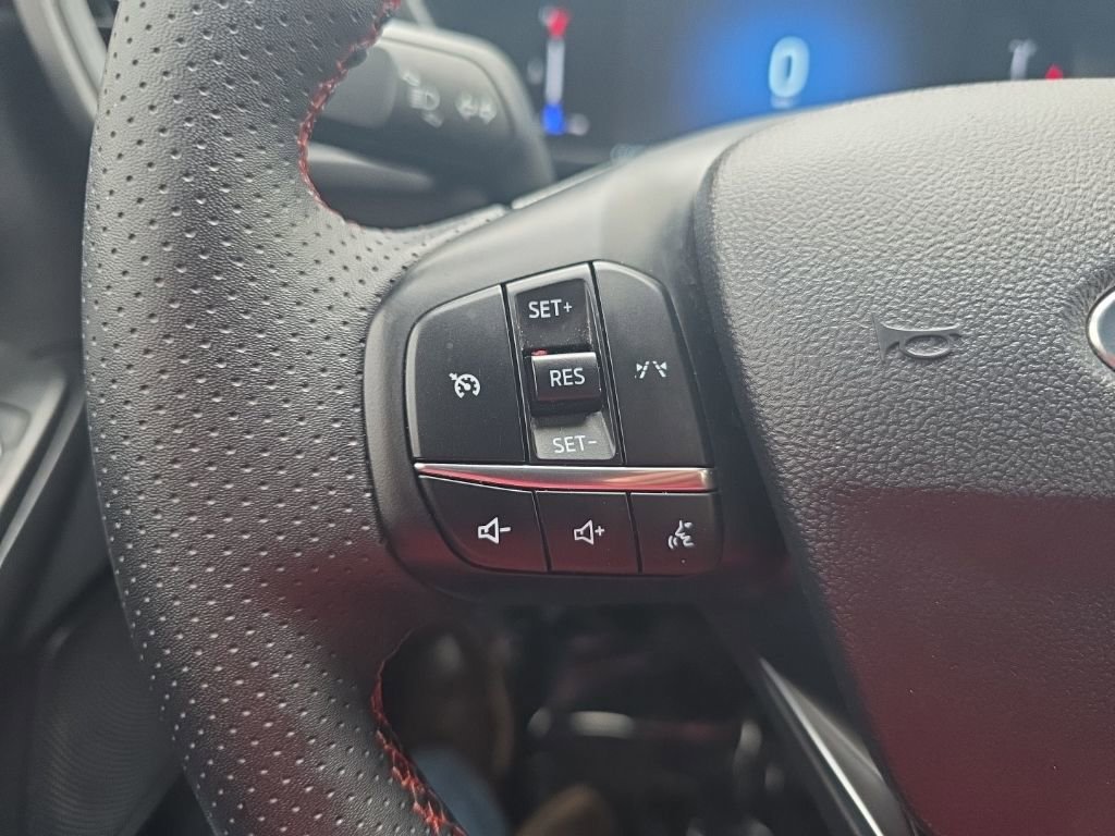 Used 2025 Ford Escape ST-Line w/ Equipment Group 301A image 16