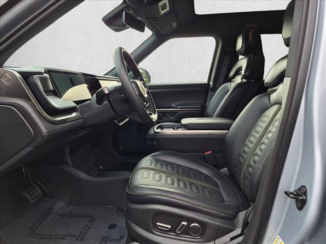 Used 2025 Rivian R1S Adventure AWD/4WD image 15