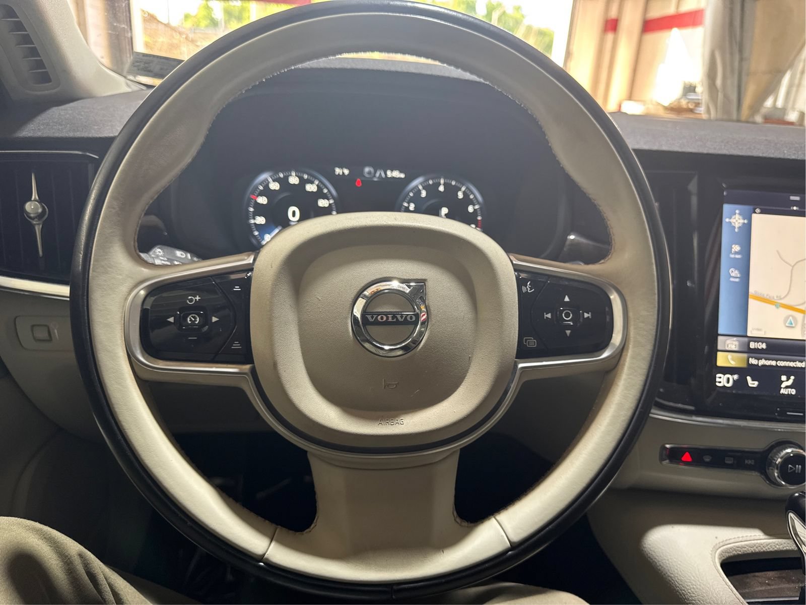 Used 2018 Volvo S90 T6 Momentum w/ Convenience Package AWD/4WD image 16