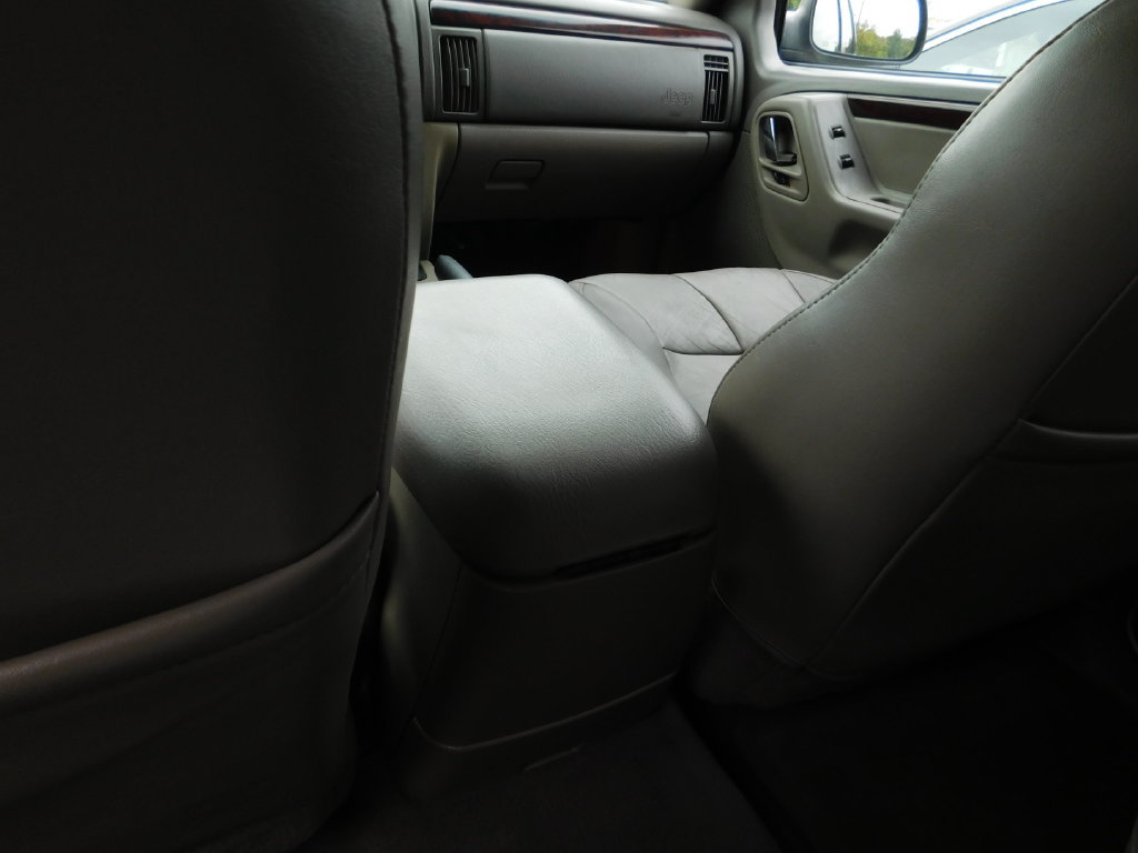 Used 2004 Jeep Grand Cherokee Limited AWD/4WD image 12