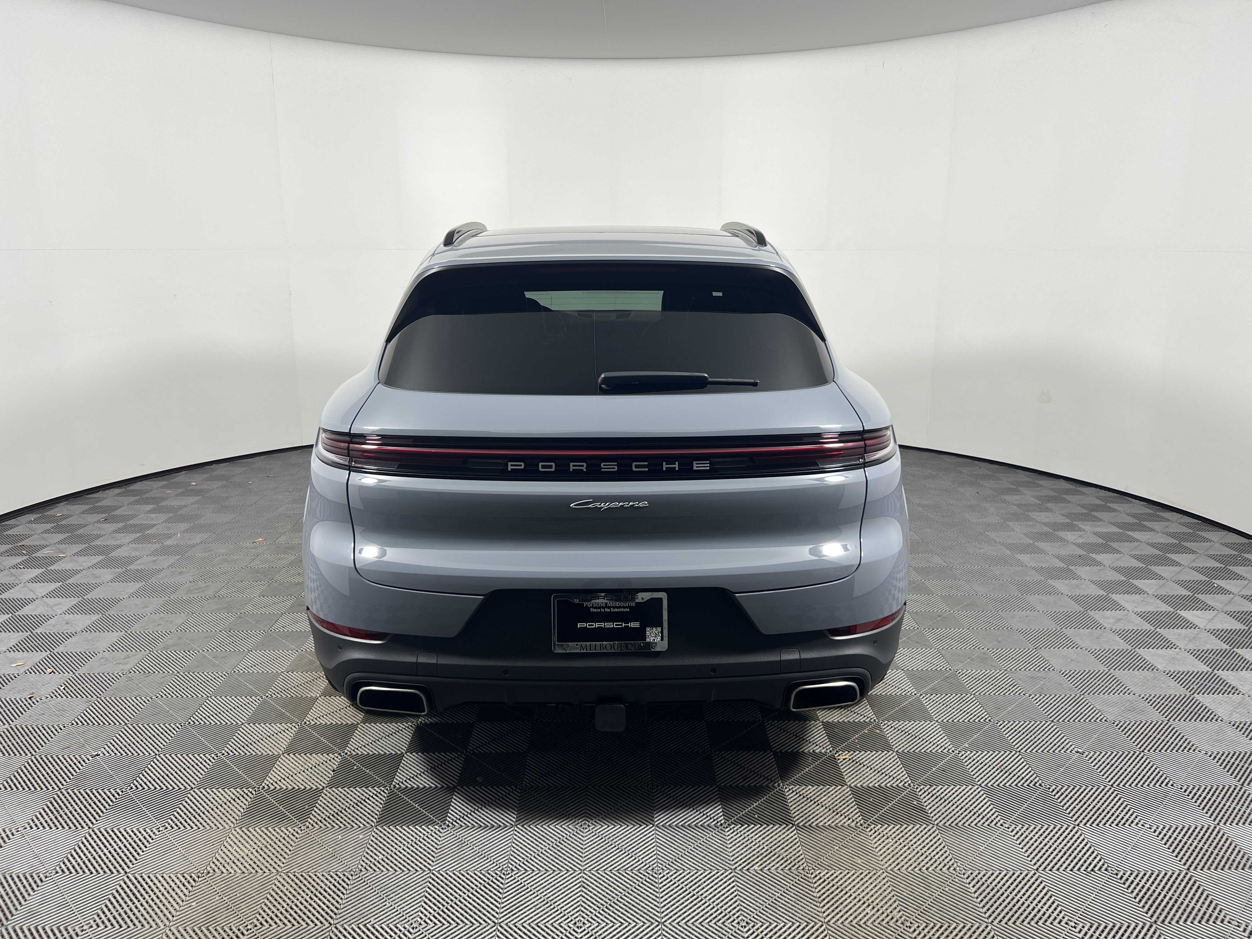 Certified 2024 Porsche Cayenne AWD/4WD image 6