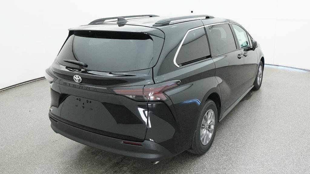 New 2026 Toyota Sienna LE FWD image 22