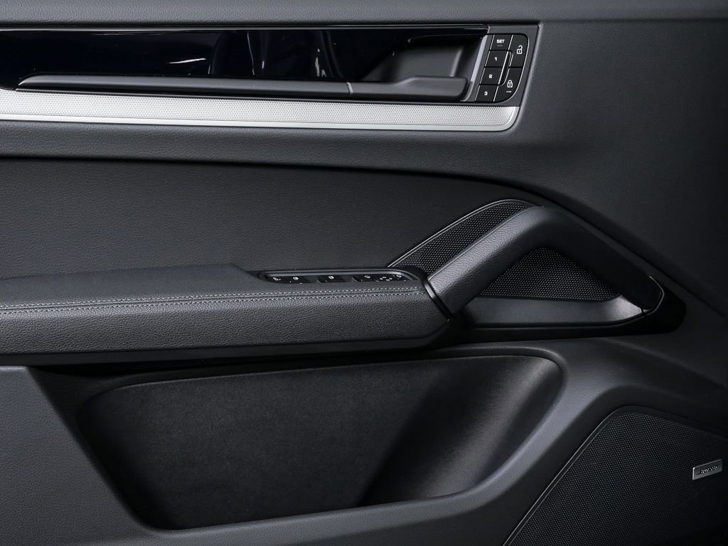 New 2026 Porsche Cayenne image 6