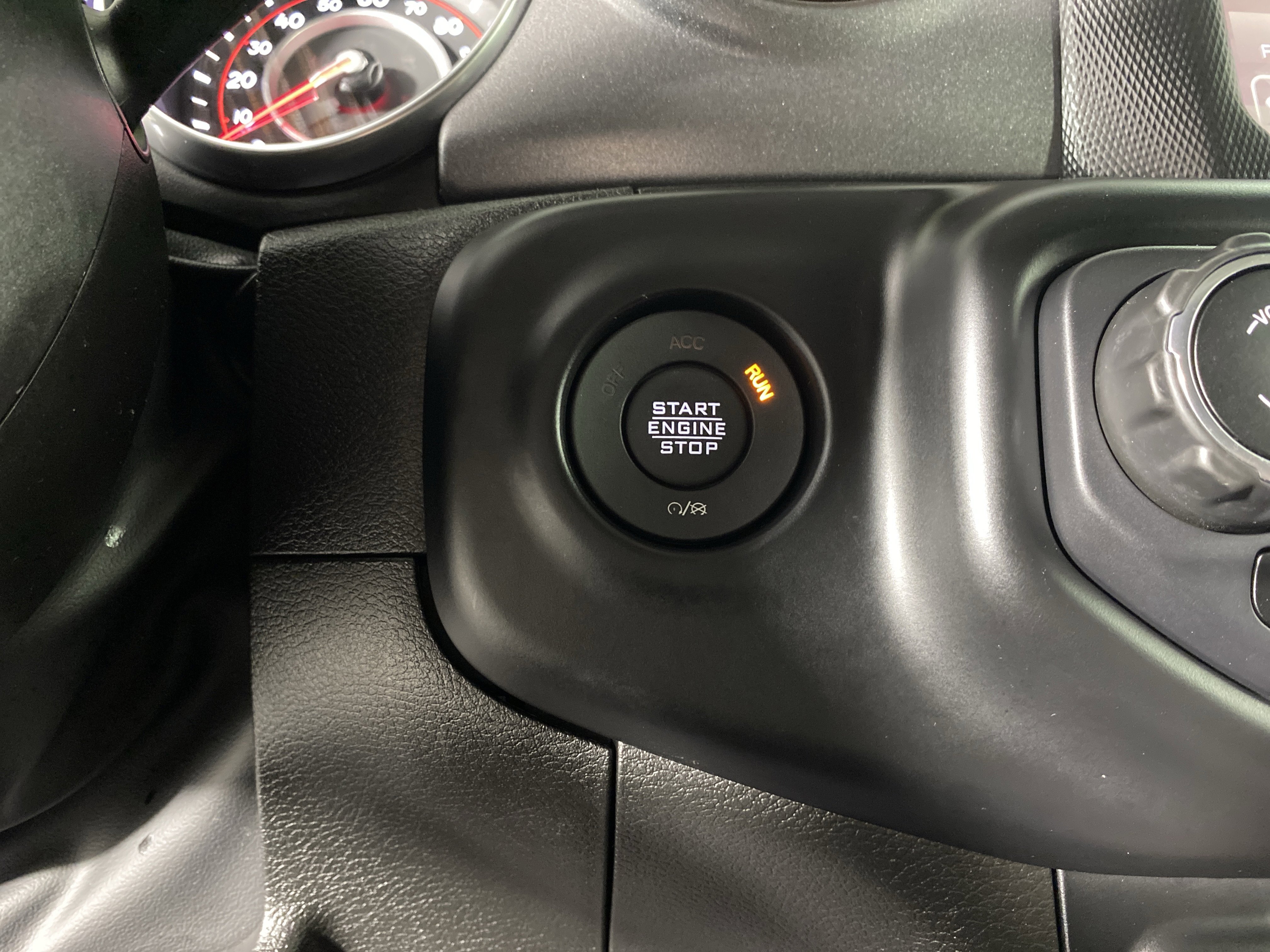 Used 2022 Jeep Gladiator Mojave w/ Cold Weather Group AWD/4WD image 25