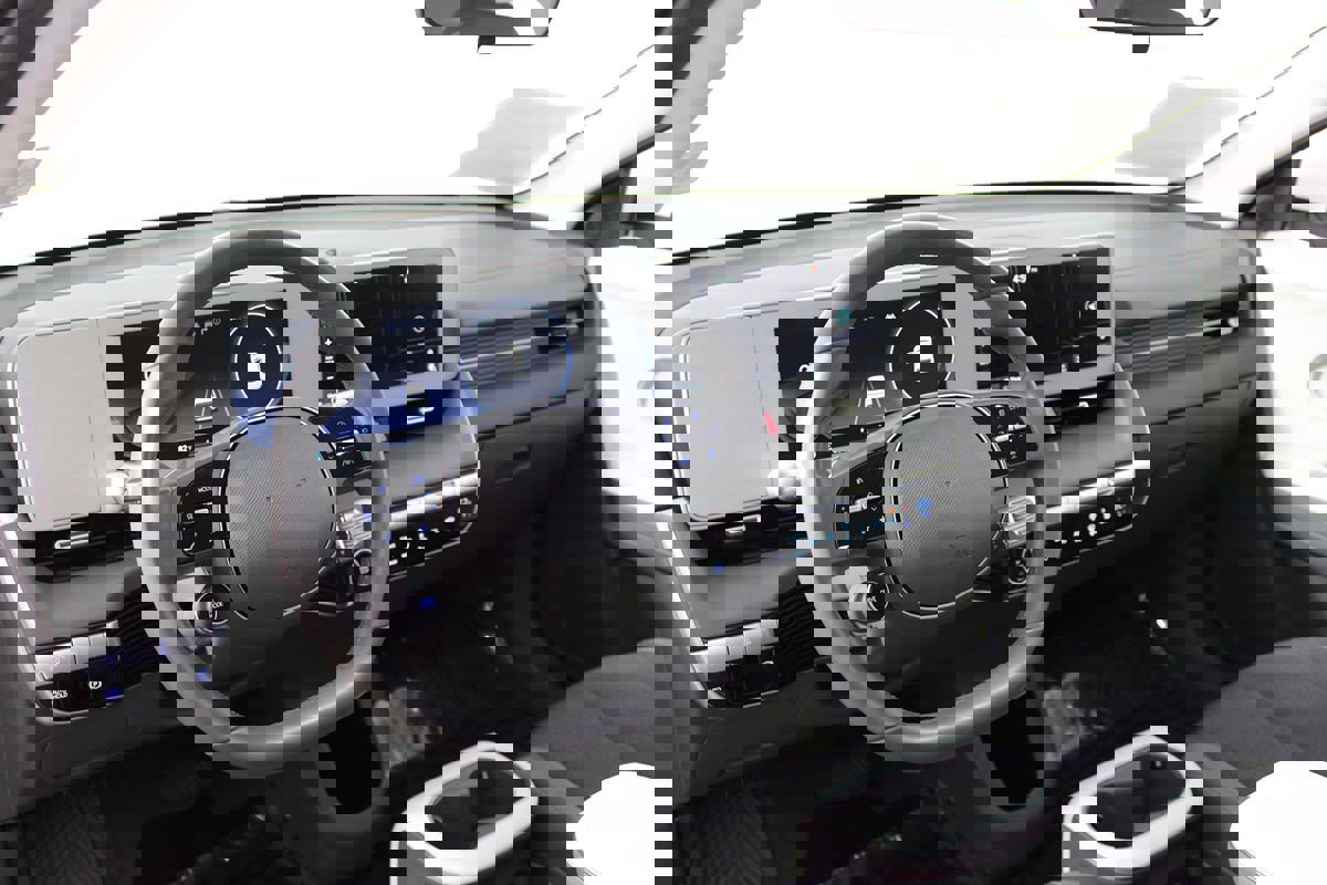 Used 2024 Hyundai Ioniq 5 SE image 6