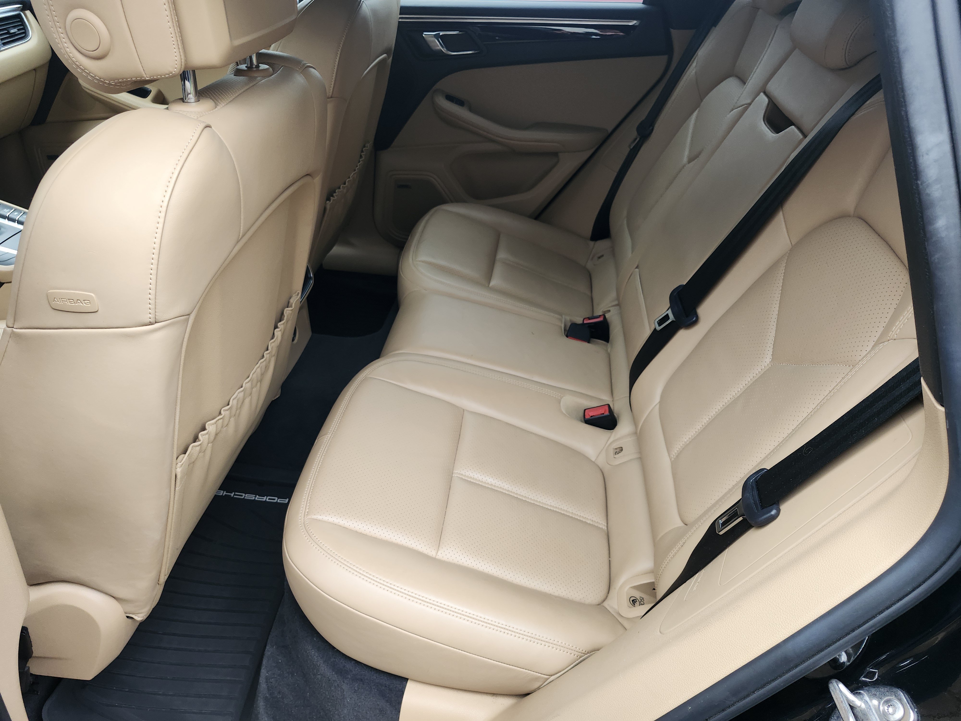 Used 2018 Porsche Macan AWD/4WD image 5