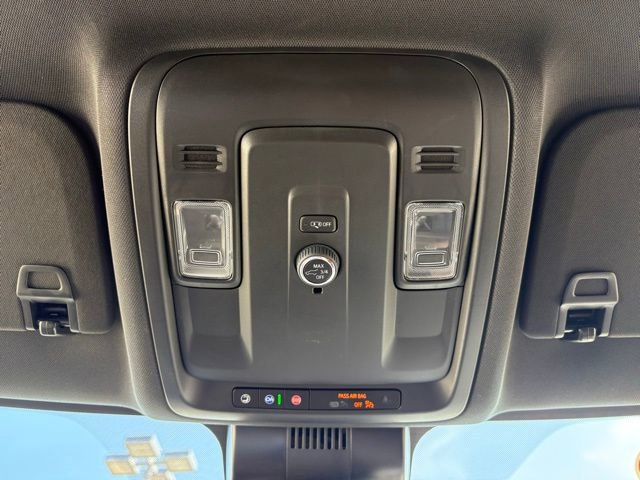 Used 2025 Chevrolet Tahoe Z71 AWD/4WD image 25