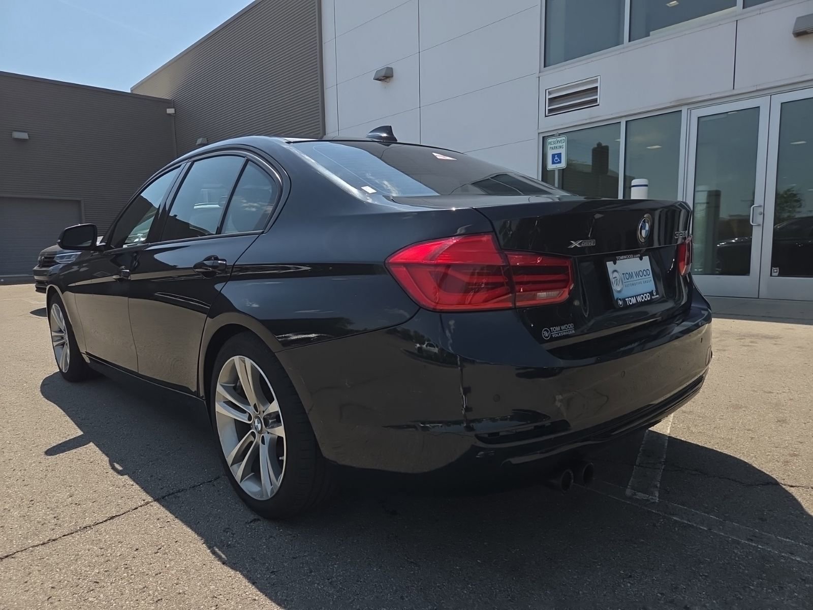 Used 2016 BMW 328i xDrive Sedan AWD/4WD image 9