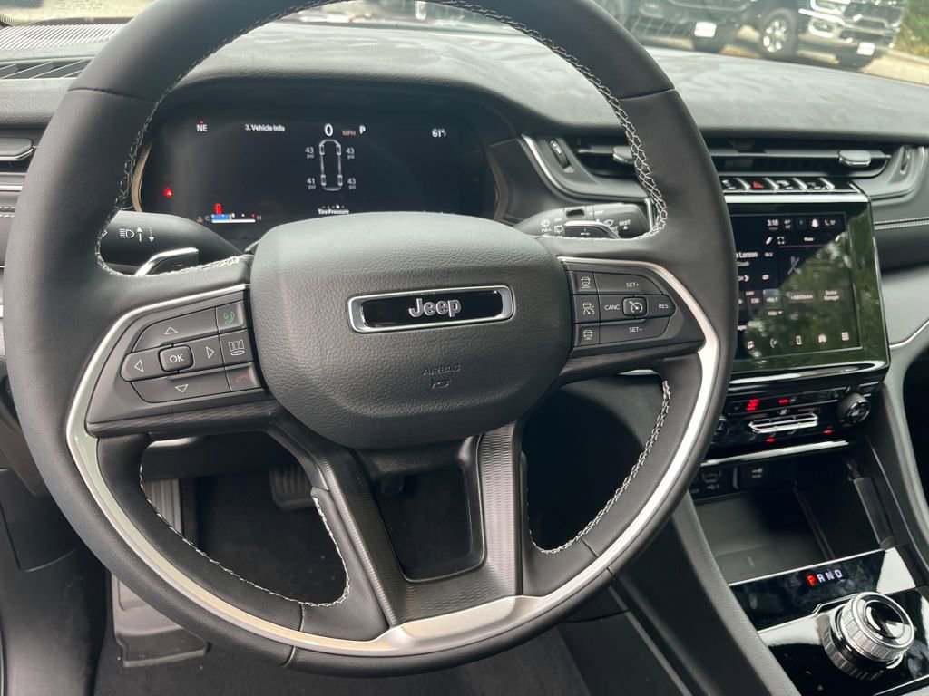 New 2025 Jeep Grand Cherokee L Altitude image 10