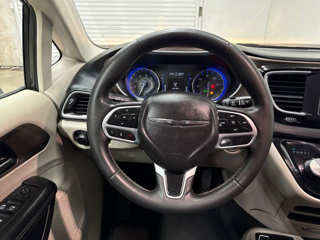 Used 2023 Chrysler Voyager LX image 20