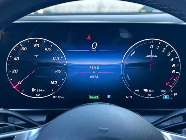 Used 2025 Mercedes-Benz GLC 350e 4MATIC image 31