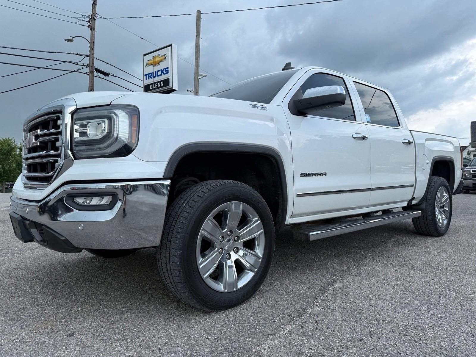 Used 2017 GMC Sierra 1500 SLT AWD/4WD image 2