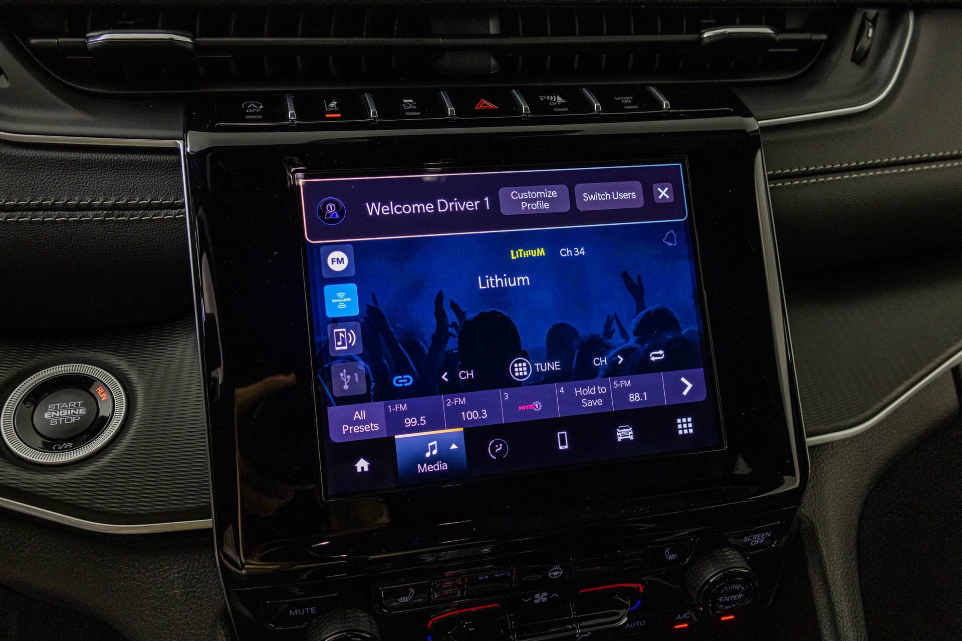 New 2025 Jeep Grand Cherokee L Altitude image 22