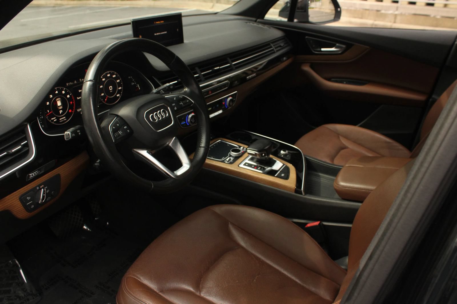 Used 2017 Audi Q7 3.0T Premium Plus w/ Premium Plus Package AWD/4WD image 13