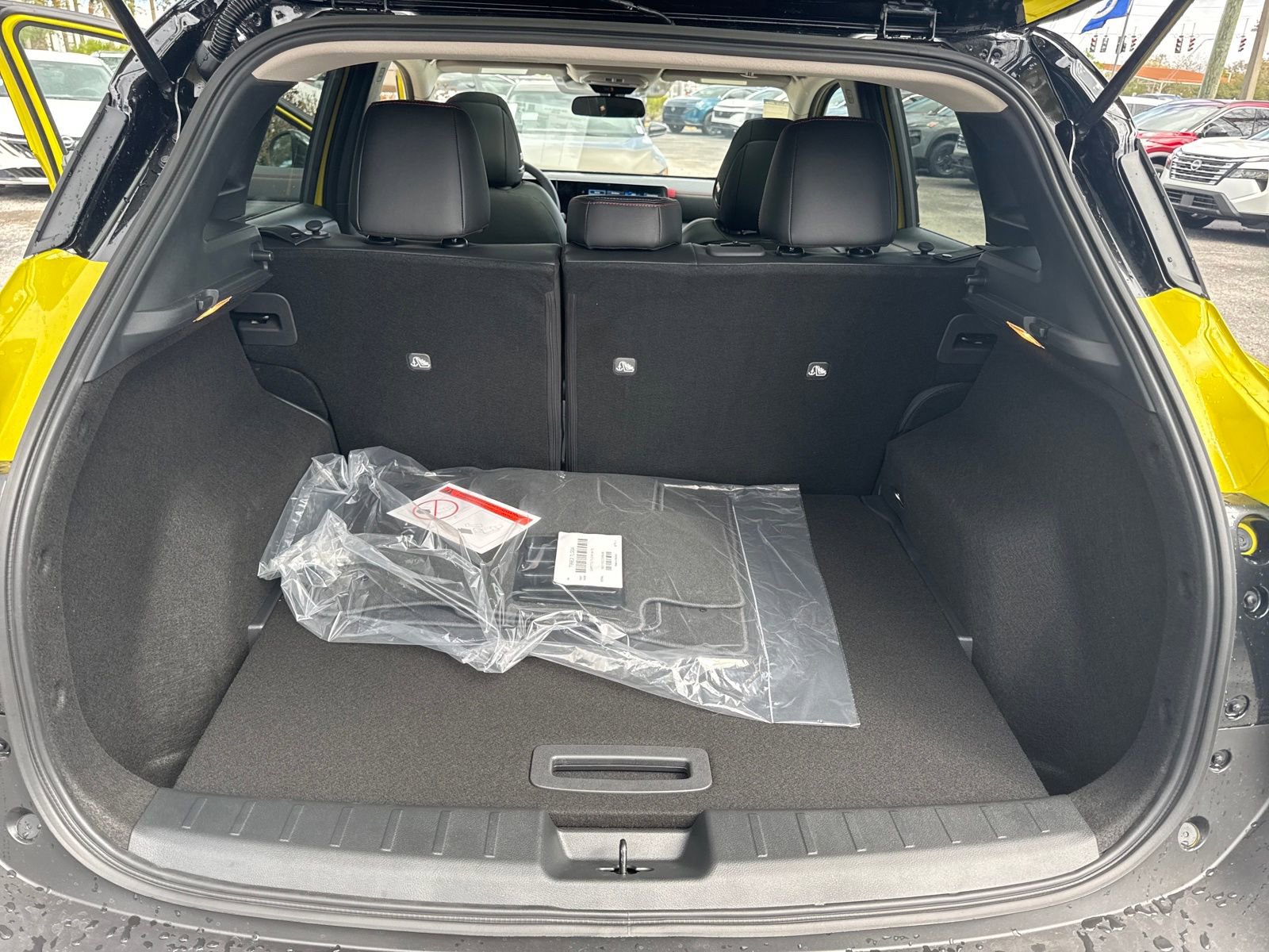 New 2026 Nissan Kicks SR w/ SR Premium Package FWD image 28