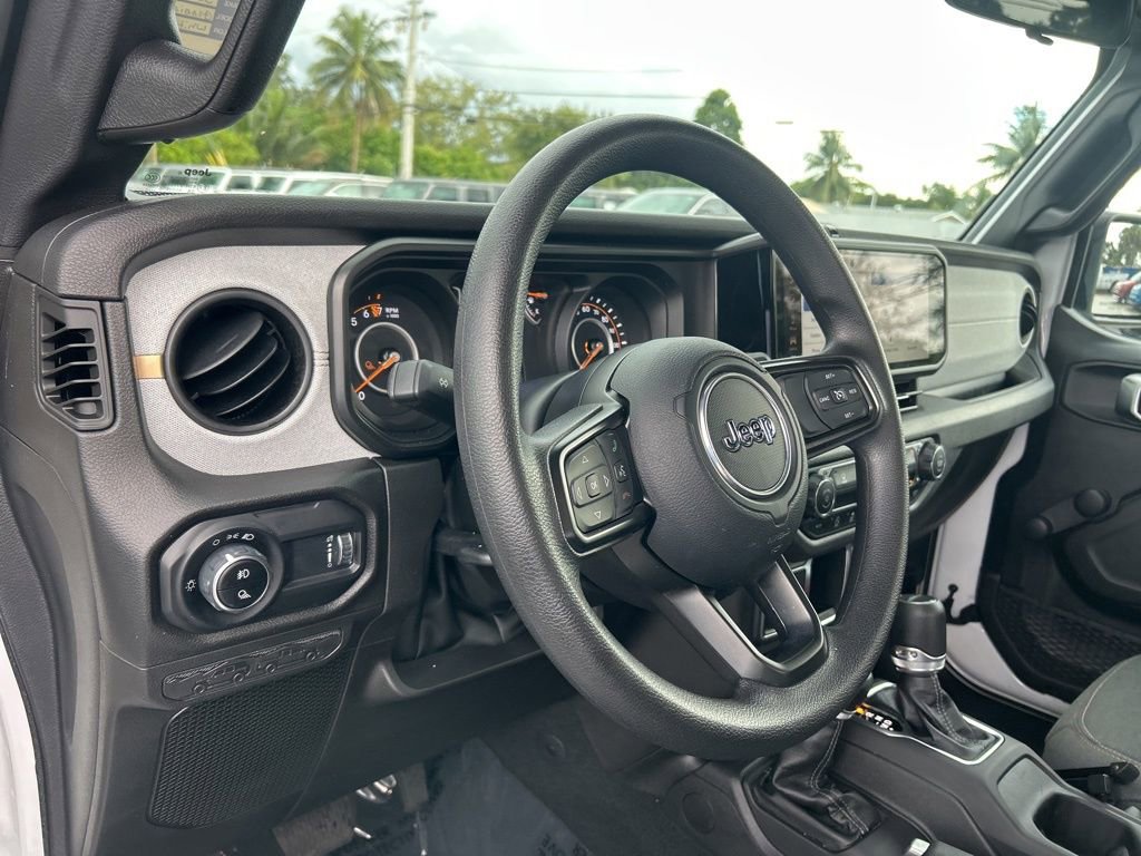 Certified 2024 Jeep Gladiator Sport image 11