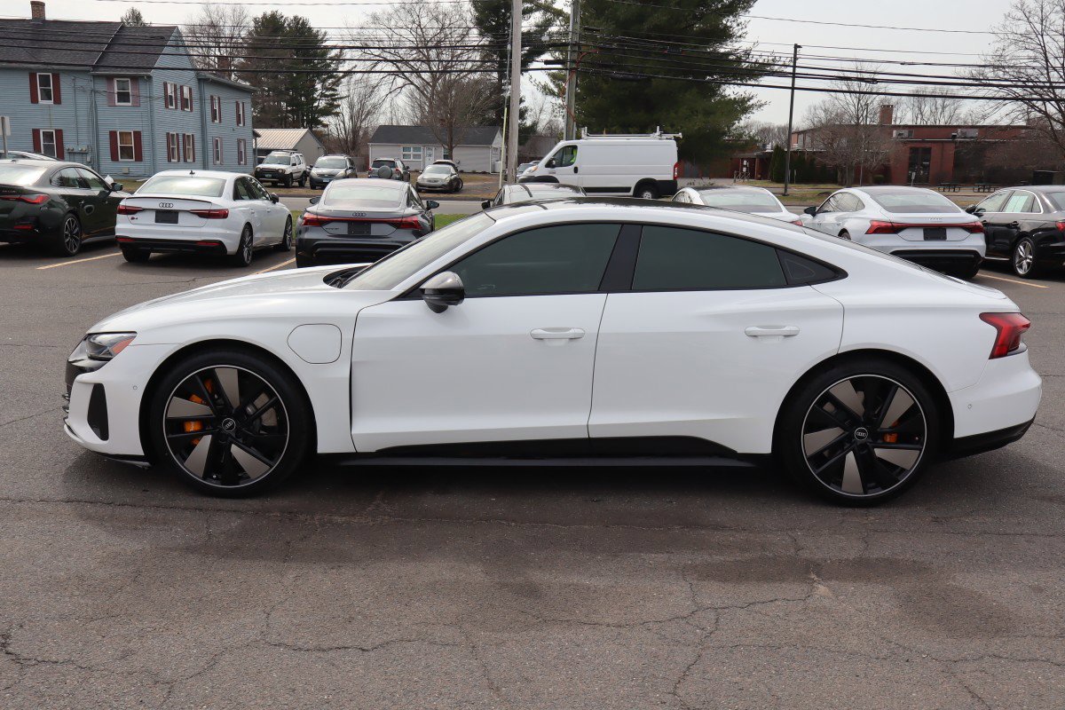 Used 2022 Audi RS e-tron GT w/ Carbon Performance Package AWD/4WD image 8