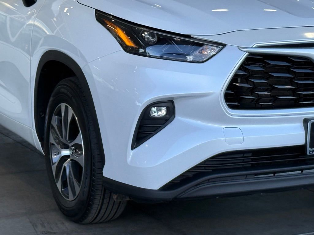 Certified 2023 Toyota Highlander XLE image 8
