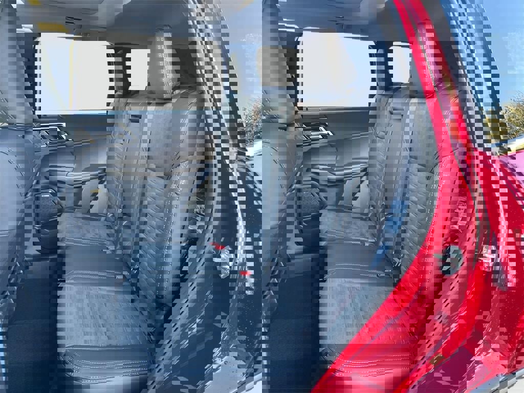 New 2025 Mitsubishi Outlander SE image 30