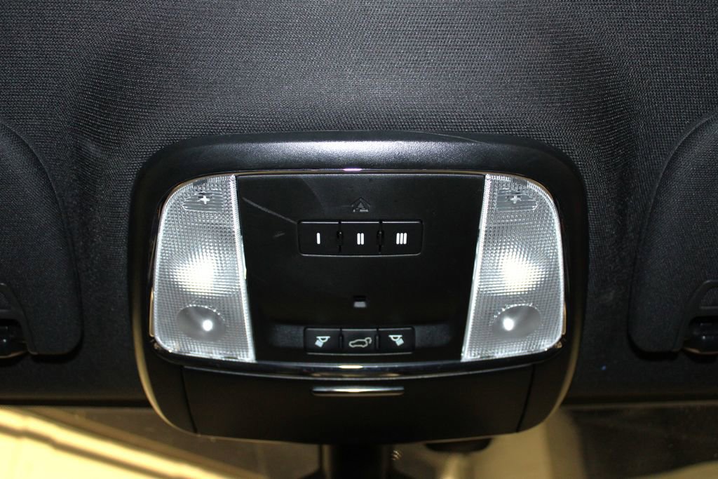 Used 2018 Jeep Grand Cherokee Altitude image 23