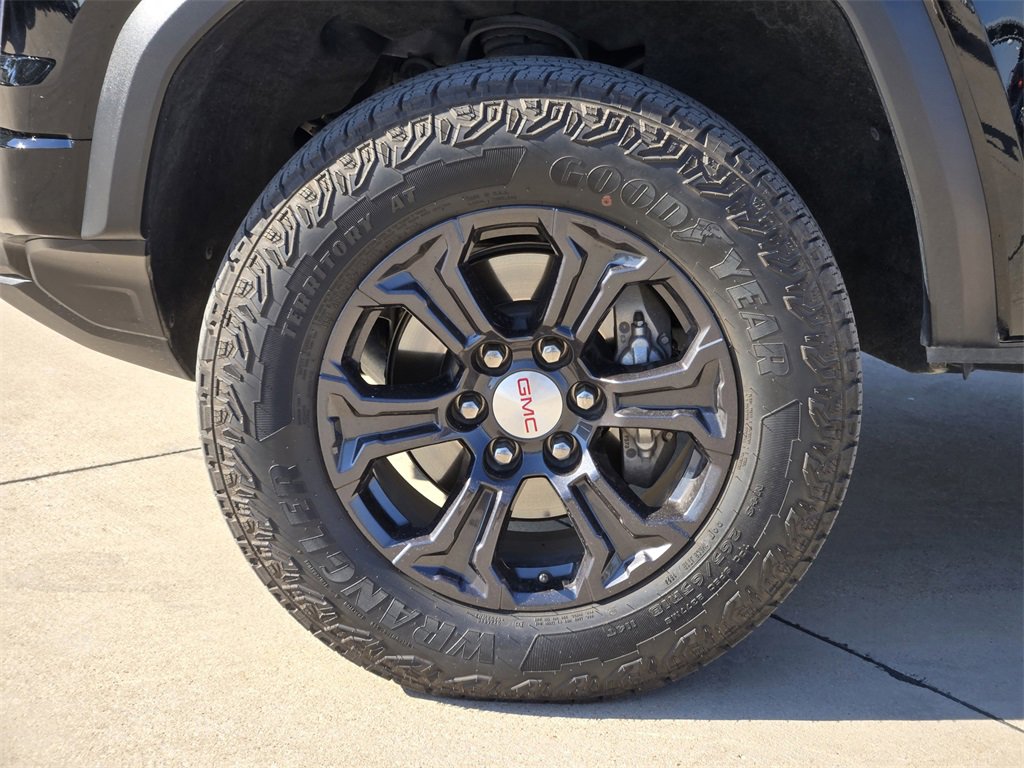 Used 2024 GMC Canyon Elevation image 18