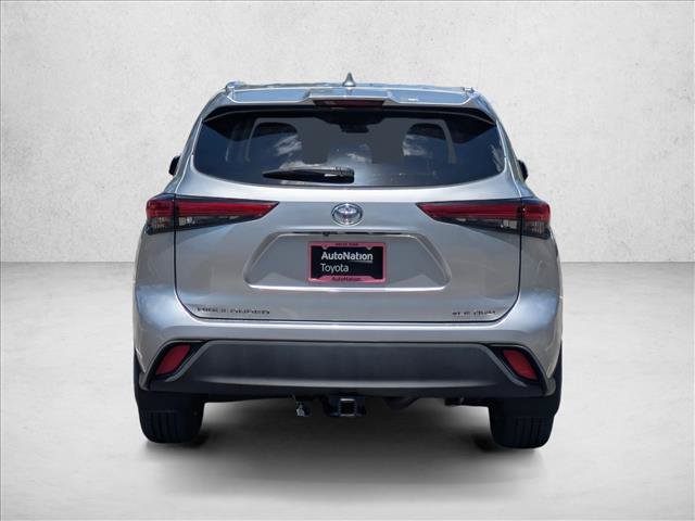 Used 2021 Toyota Highlander XLE AWD/4WD image 6