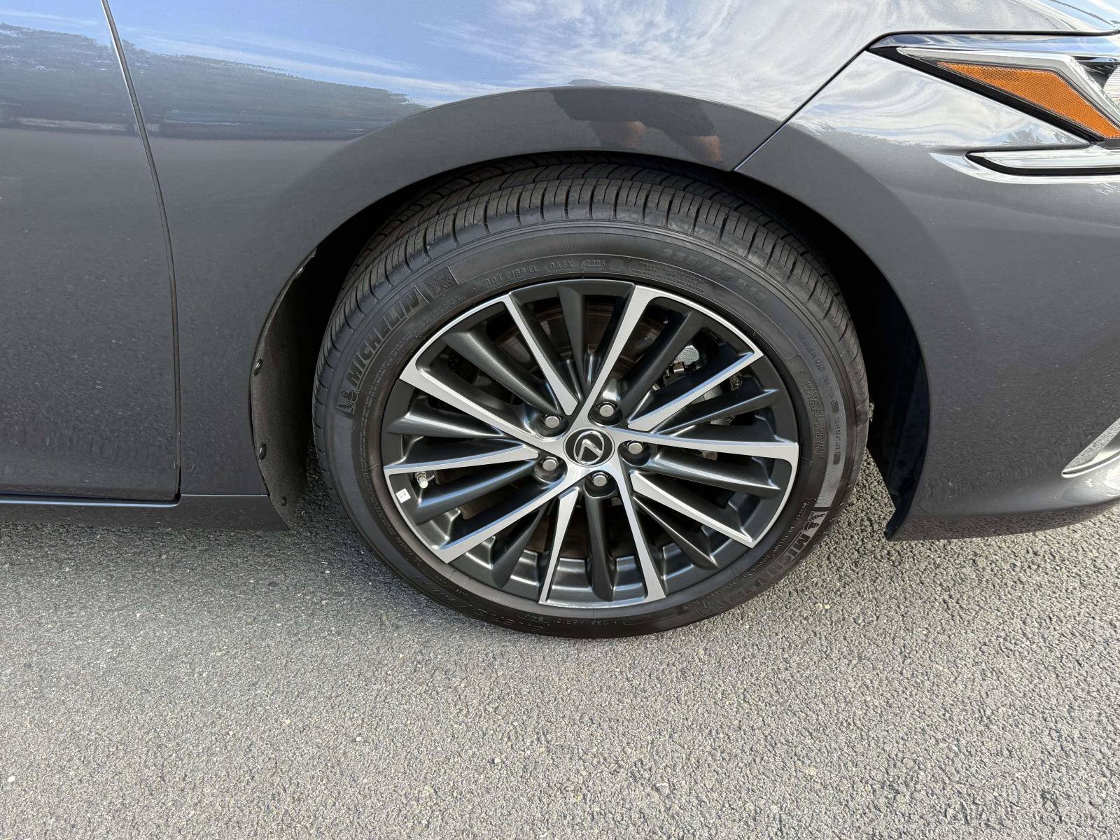 Used 2025 Lexus ES 350 w/ Premium Package FWD image 7