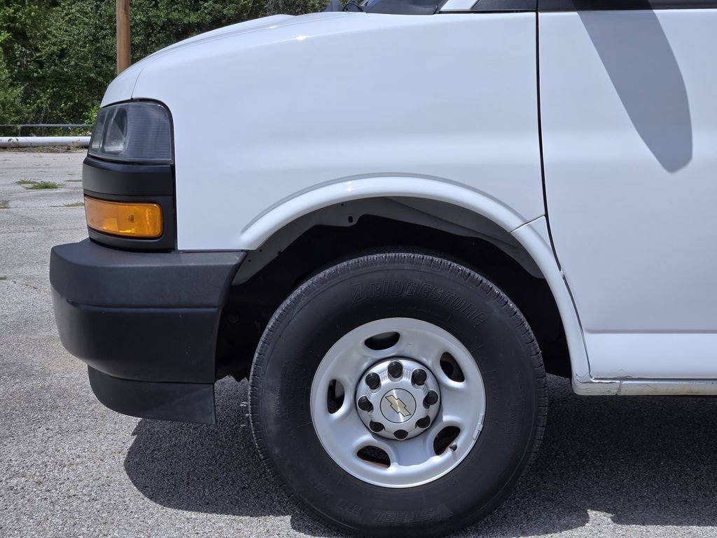 Used 2021 Chevrolet Express 2500 w/ Driver Convenience Package RWD image 8