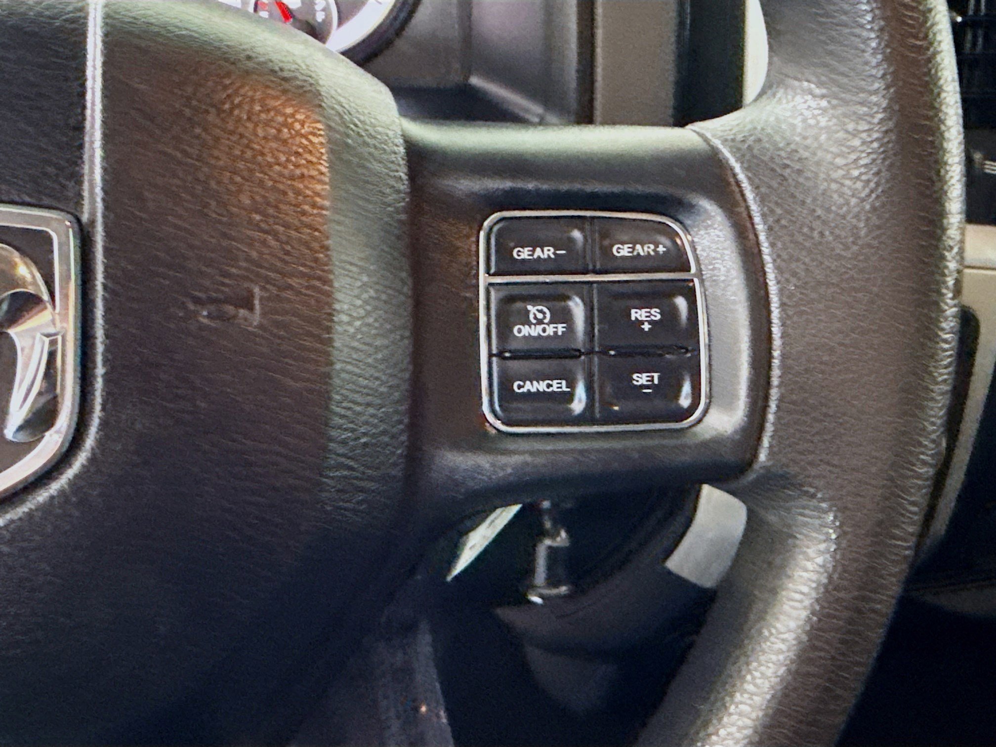 Used 2020 RAM 1500 Classic SLT AWD/4WD image 15