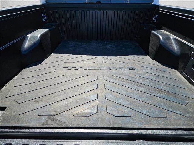 Used 2023 Toyota Tacoma SR5 AWD/4WD image 6