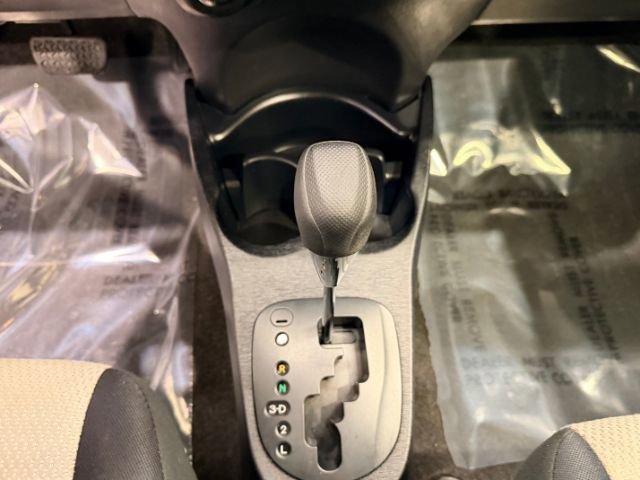 Used 2013 Toyota Yaris LE image 31