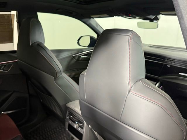 Used 2026 Audi RS Q8 performance AWD/4WD image 28