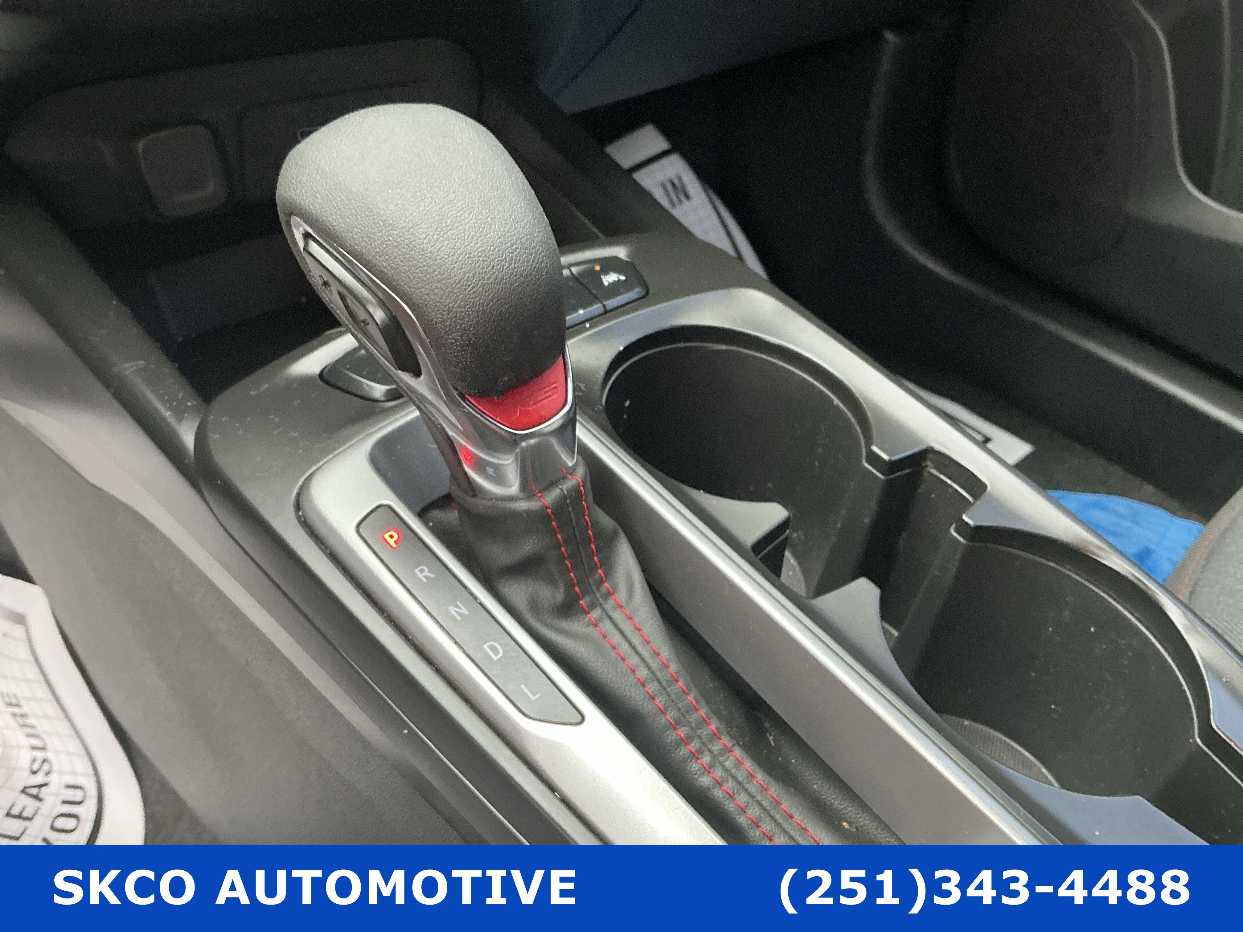 Used 2024 Chevrolet Trax RS FWD image 23