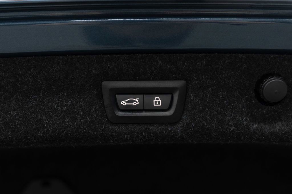 Used 2023 BMW 530e xDrive w/ Premium Package image 35