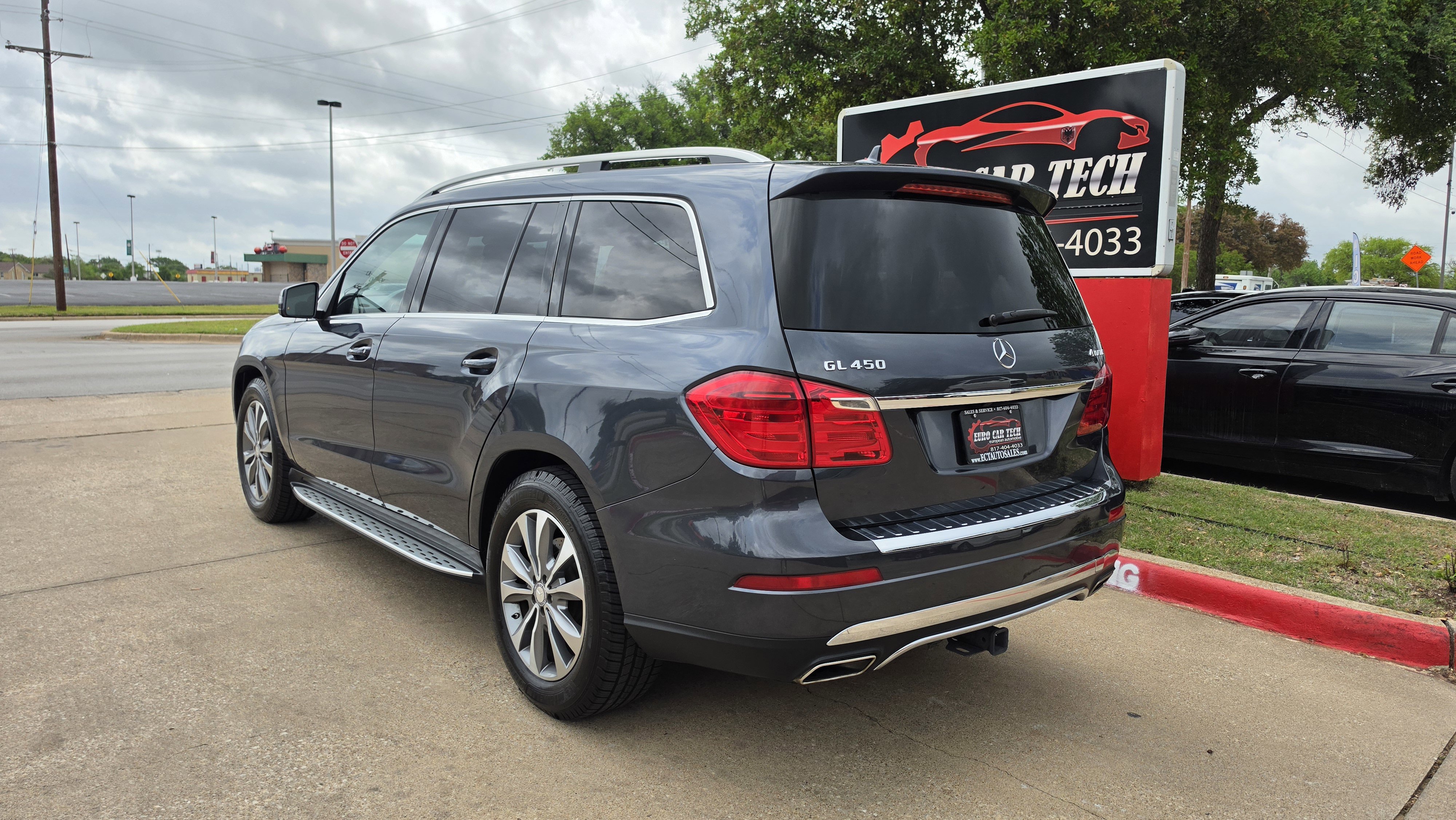 Used 2013 Mercedes-Benz GL 450 4MATIC w/ Premium 1 Pkg image 3