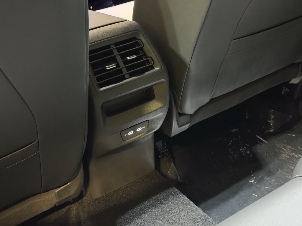 New 2026 Volkswagen Tiguan SE R-Line AWD/4WD image 24