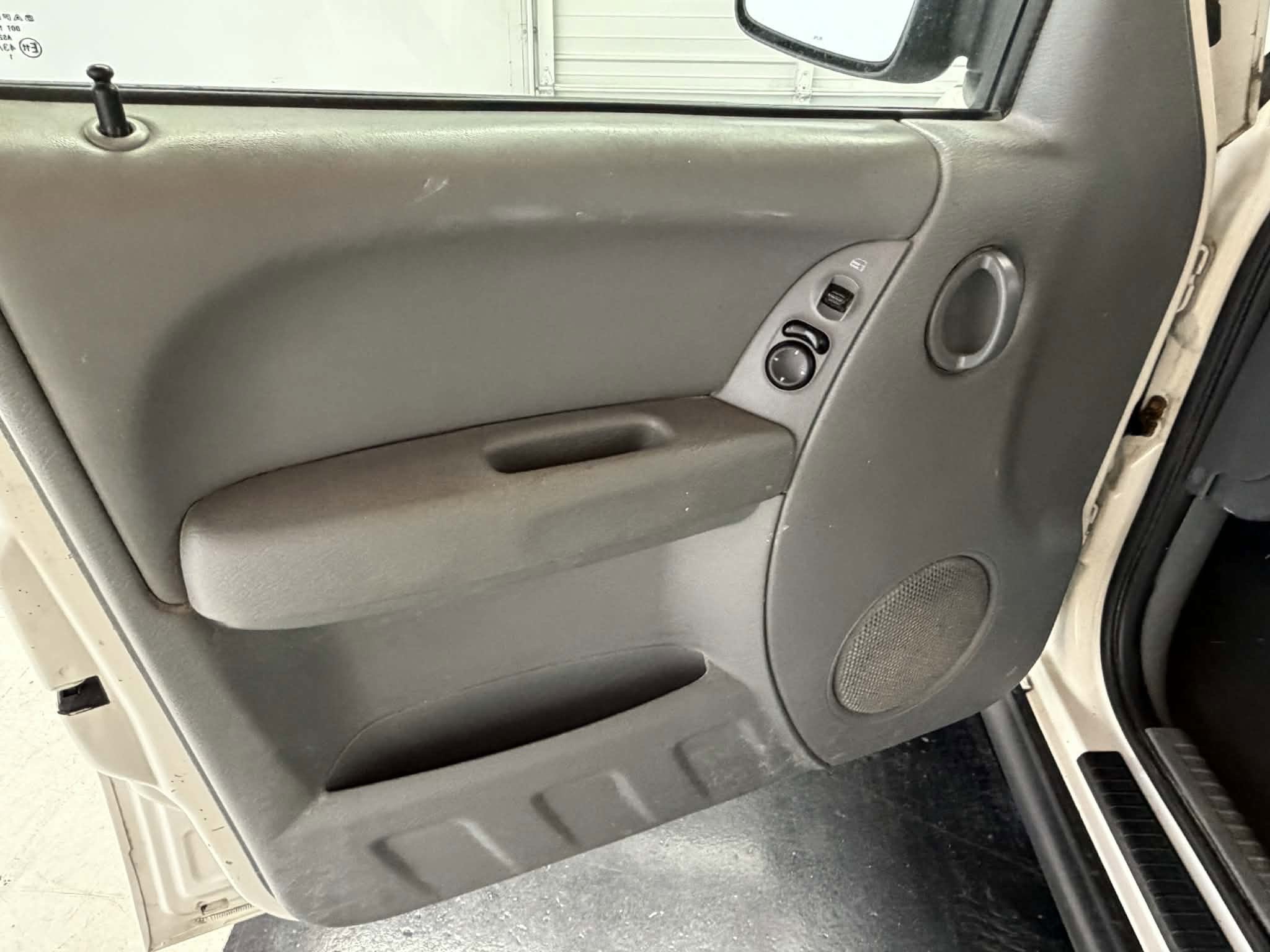 Used 2006 Jeep Liberty Sport AWD/4WD image 21