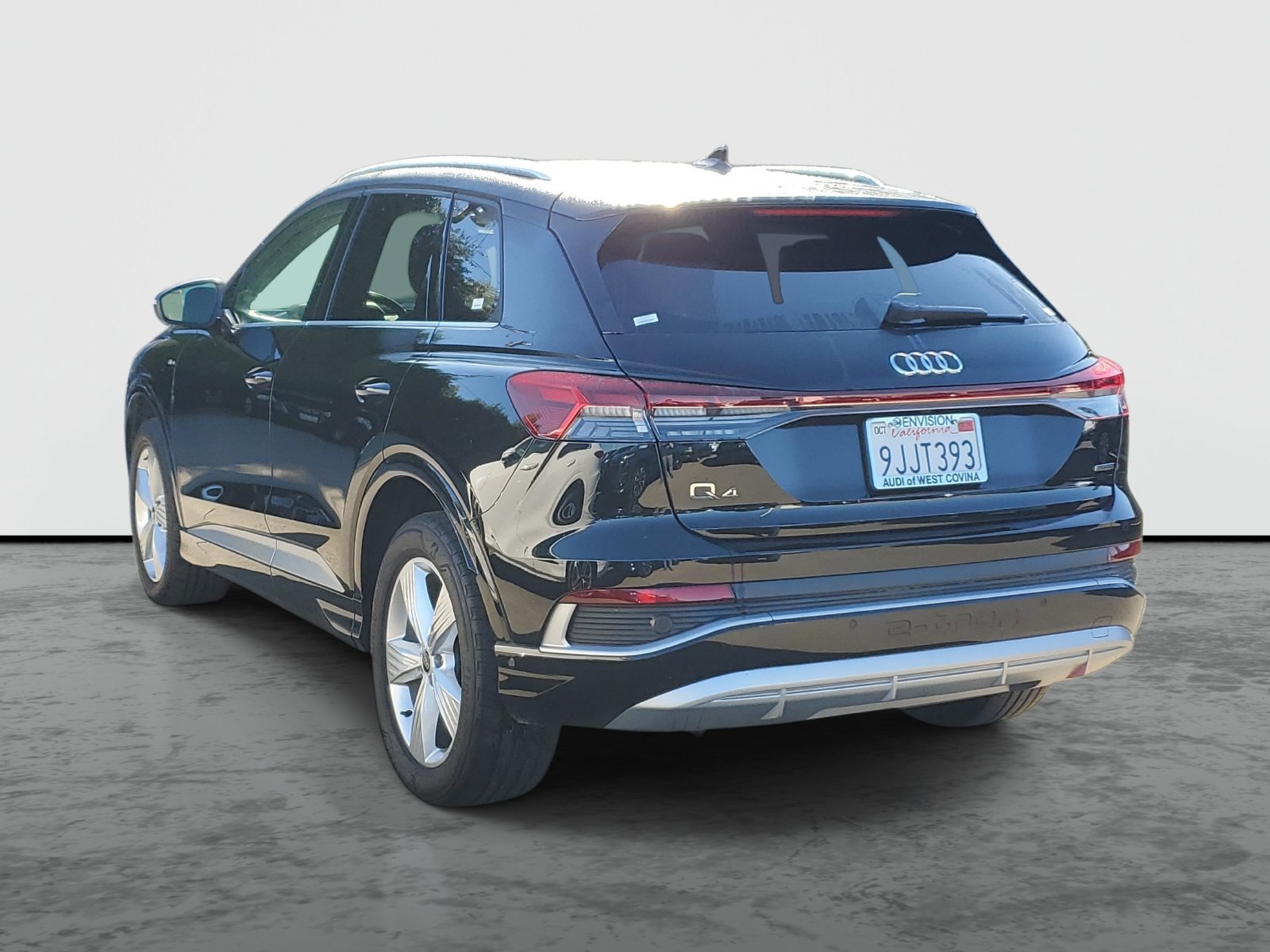 Used 2023 Audi Q4 e-tron Premium Plus AWD/4WD image 3