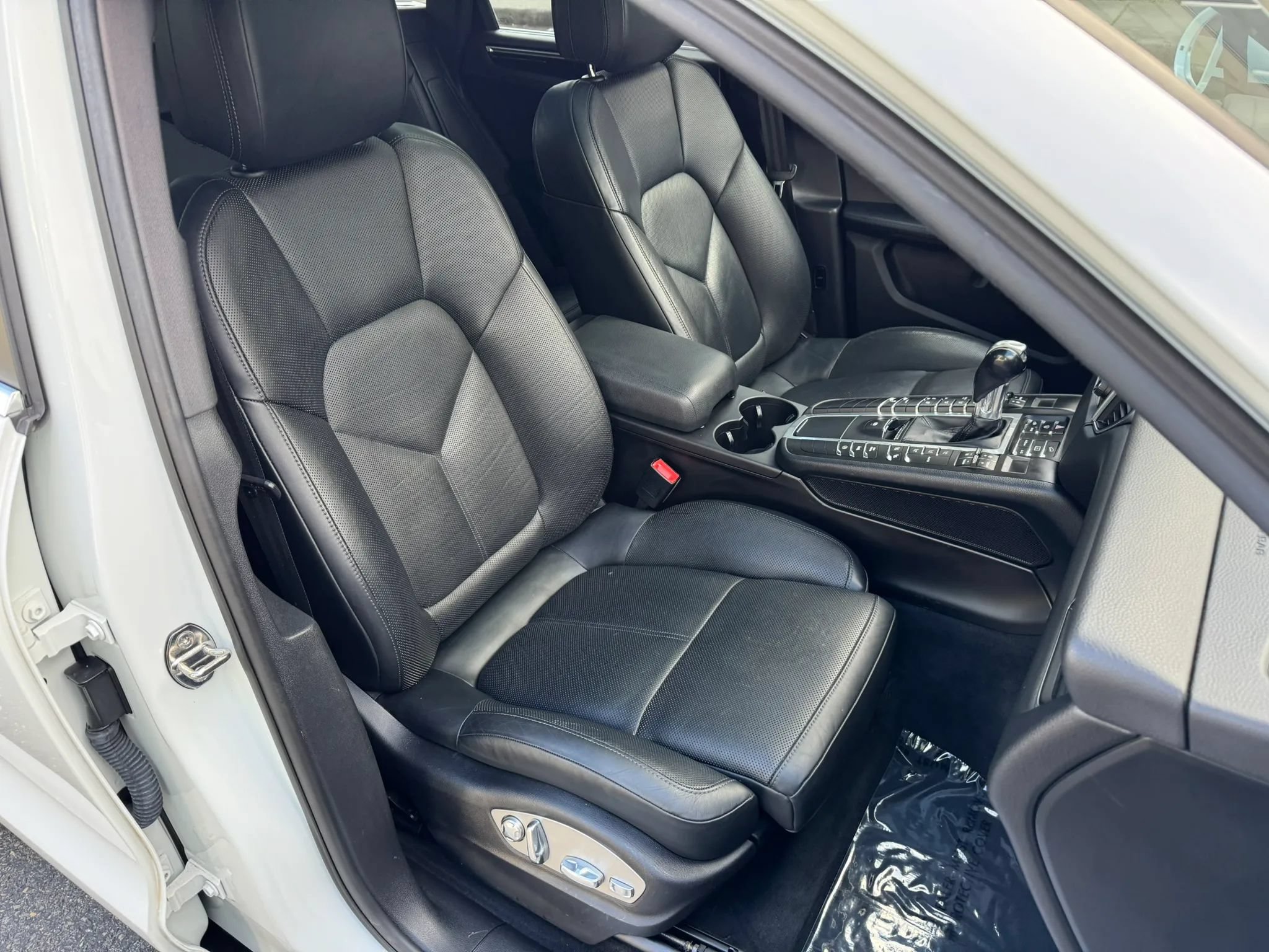 Used 2017 Porsche Macan S AWD/4WD image 26
