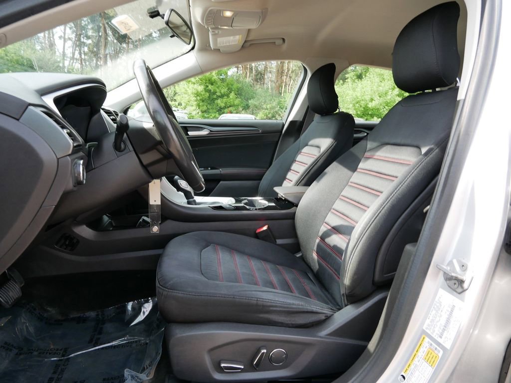 Used 2014 Ford Fusion SE w/ Equipment Group 201A FWD image 14