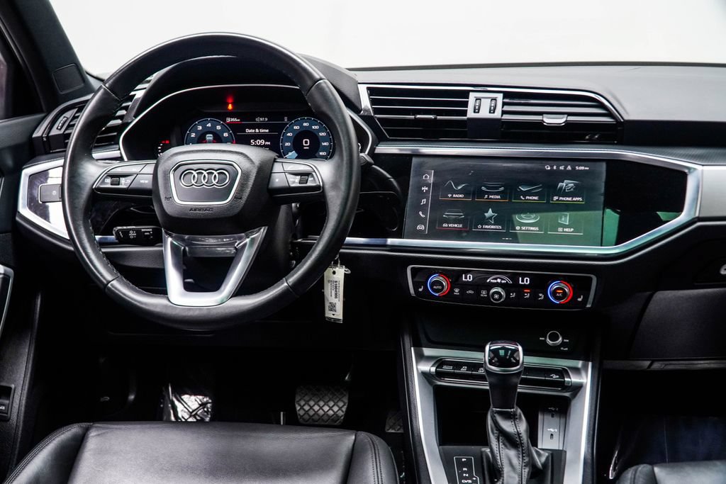 Used 2025 Audi Q3 2.0T Premium AWD/4WD image 18