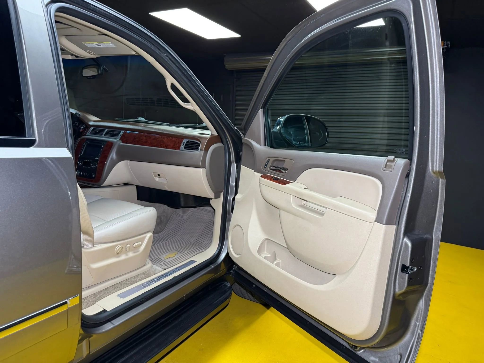 Used 2012 Chevrolet Suburban LTZ image 42